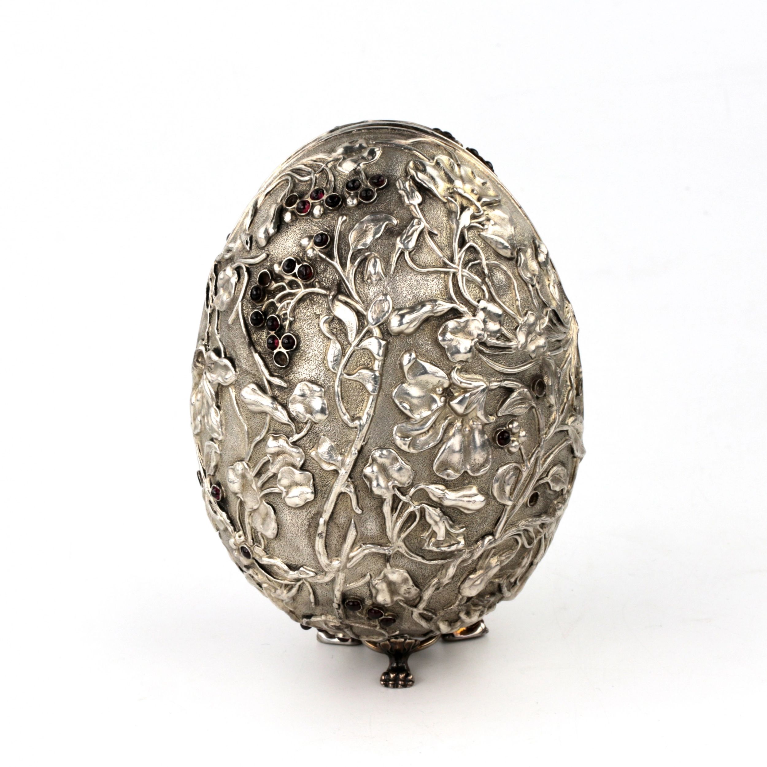 Silver-Easter-egg-casket-