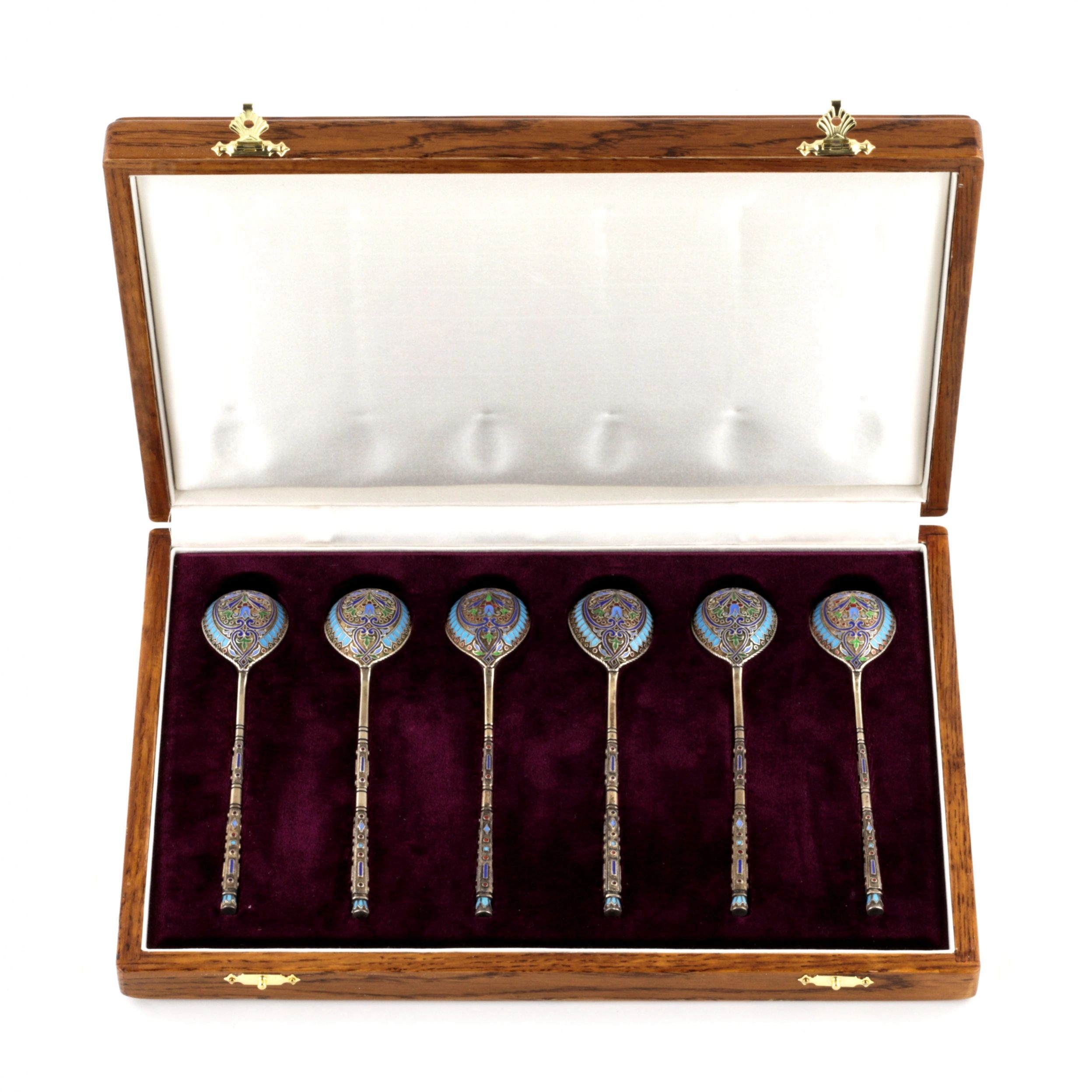 A-set-of-Grachev`s-teaspoons-in-their-own-case-