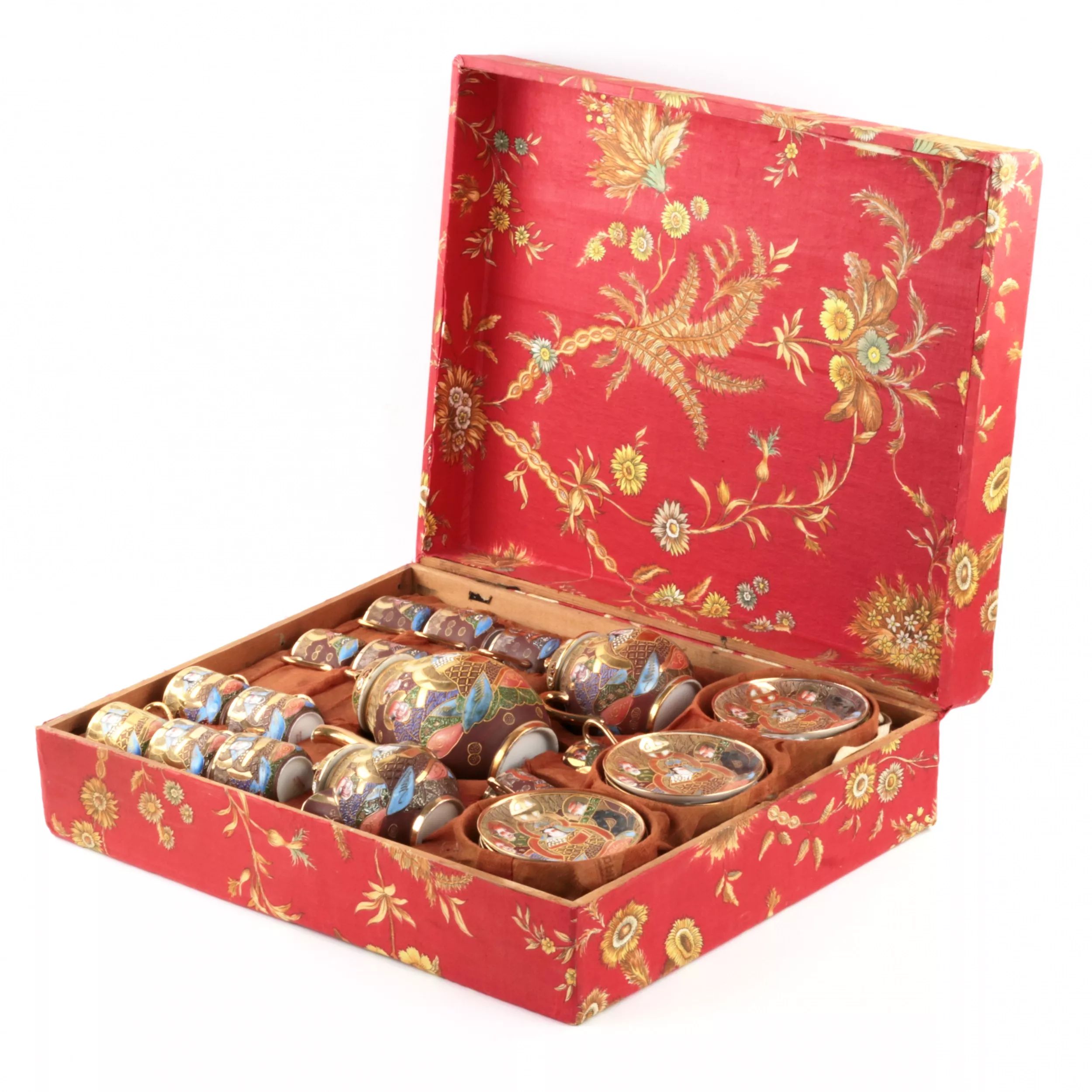 A-complete-Satsumi-porcelain-tea-set-in-its-own-wardrobe-trunk-
