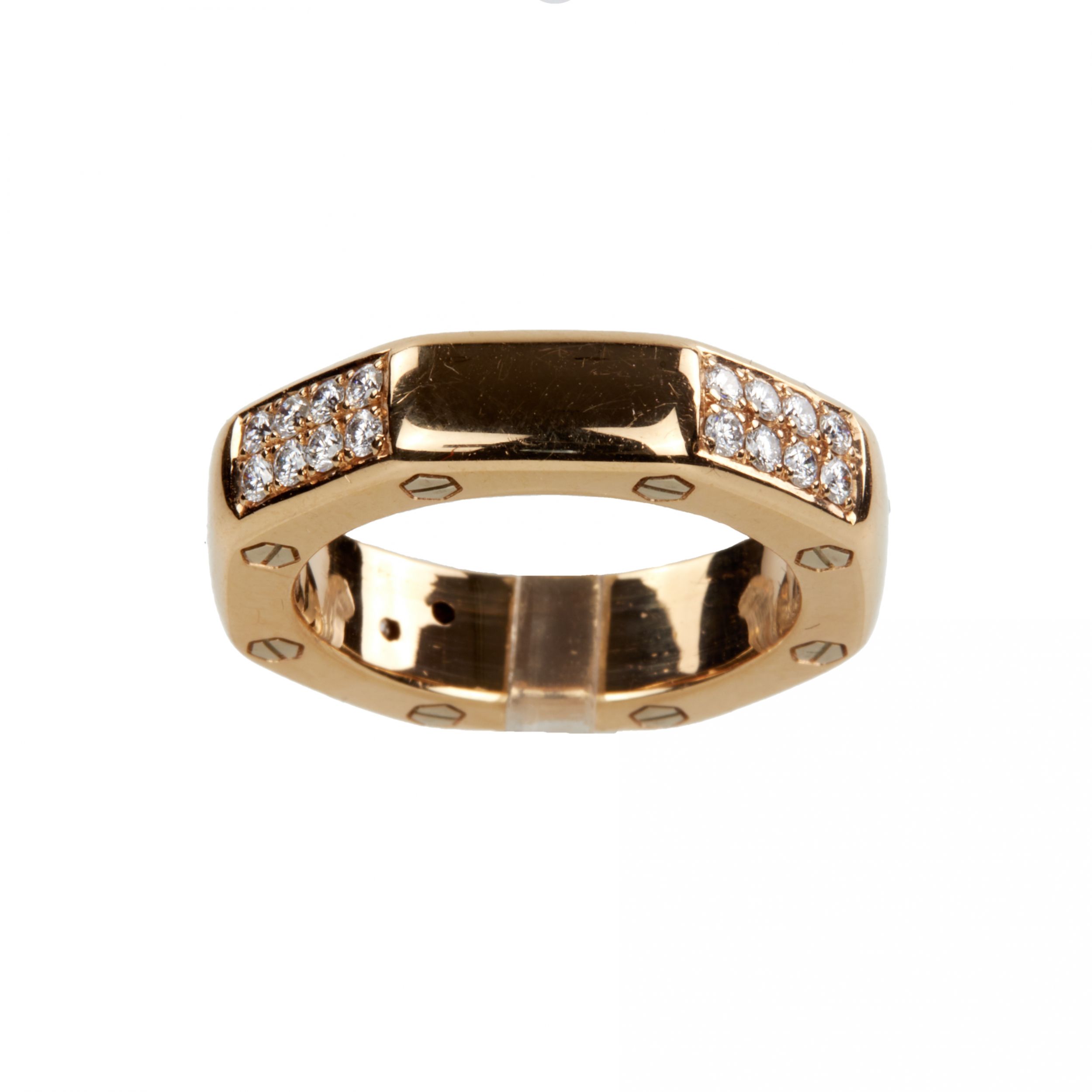 Ring-in-18K-gold-with-diamonds-