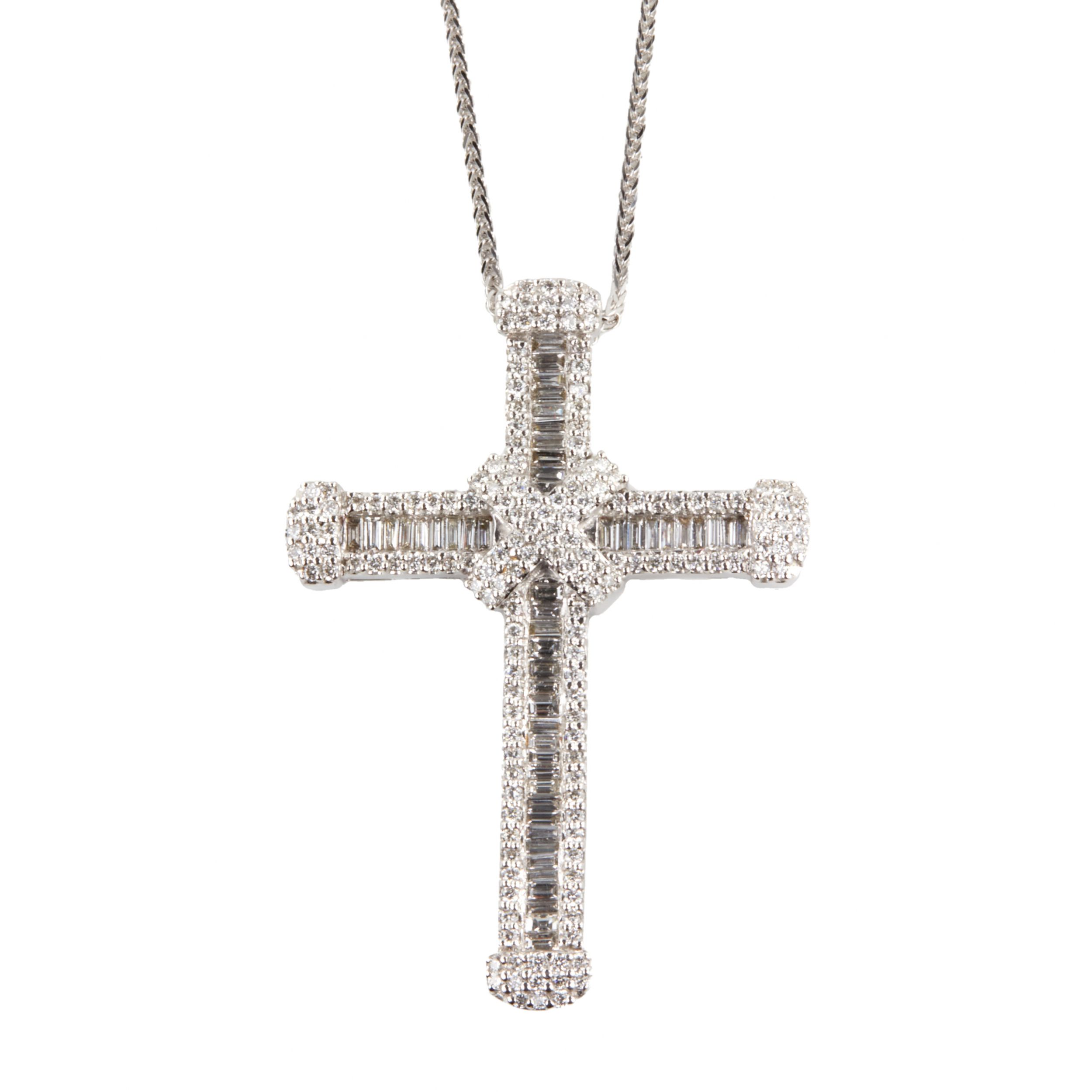 Gold-necklace-with-diamond-cross-pendant-