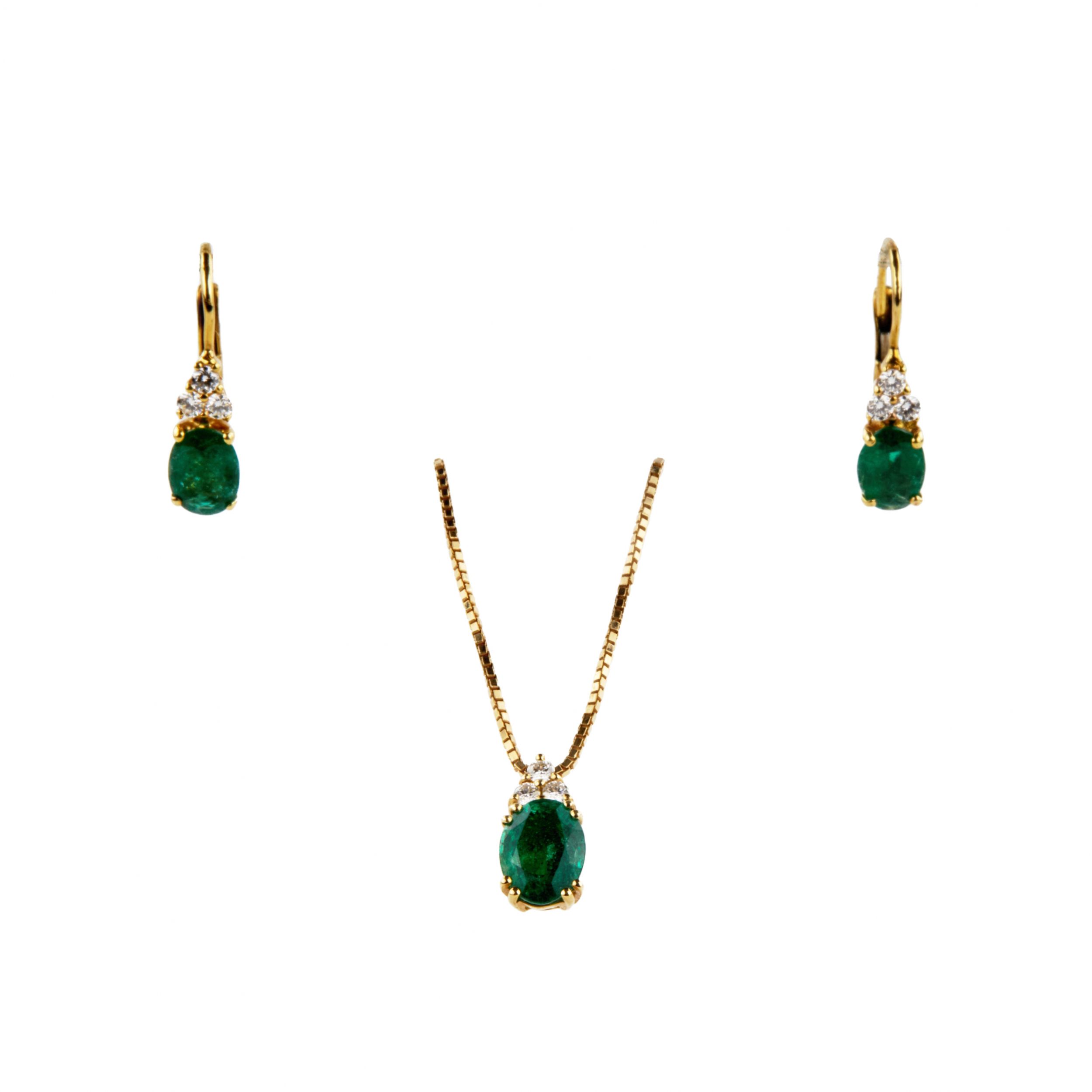Giorgio-Visconti-Gold-18K-pendant-and-earrings-with-emeralds-and-diamonds-