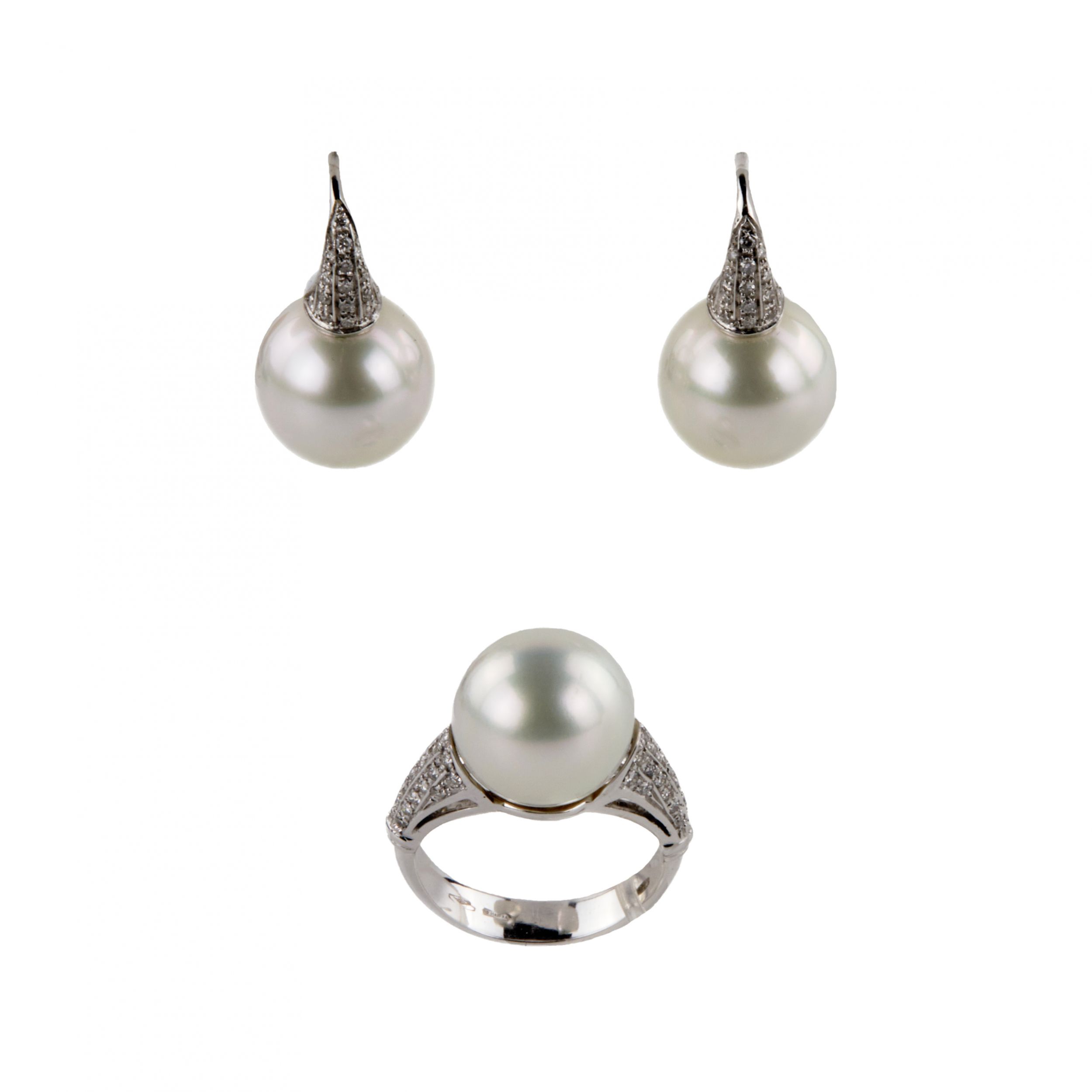 Ensemble-de-bijoux-Yokira-composé-d`une-bague-et-de-boucles-d`oreilles-Or-perles-diamants-
