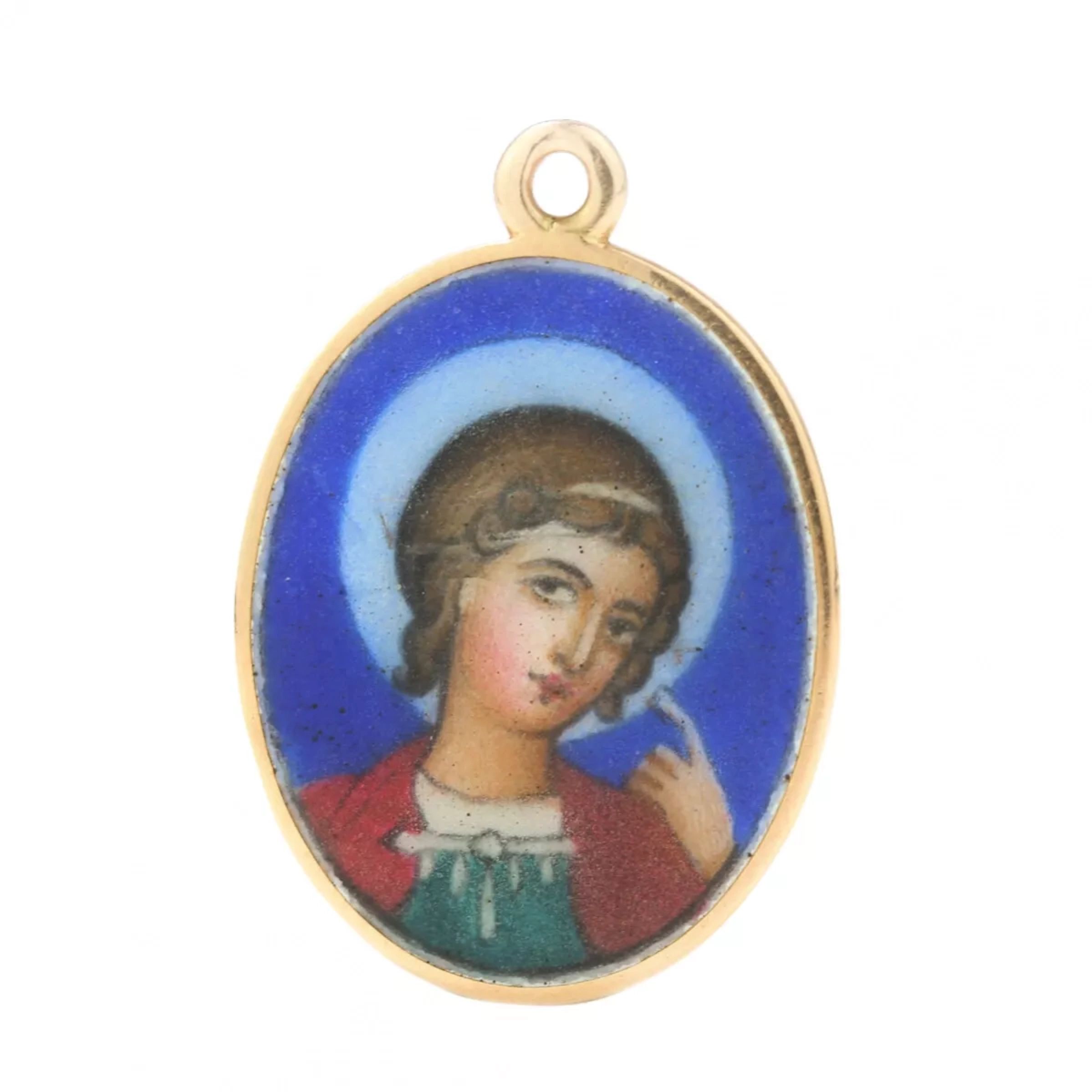 Gold-medallion-with-enamel-of-St-George-by-Faberge-
