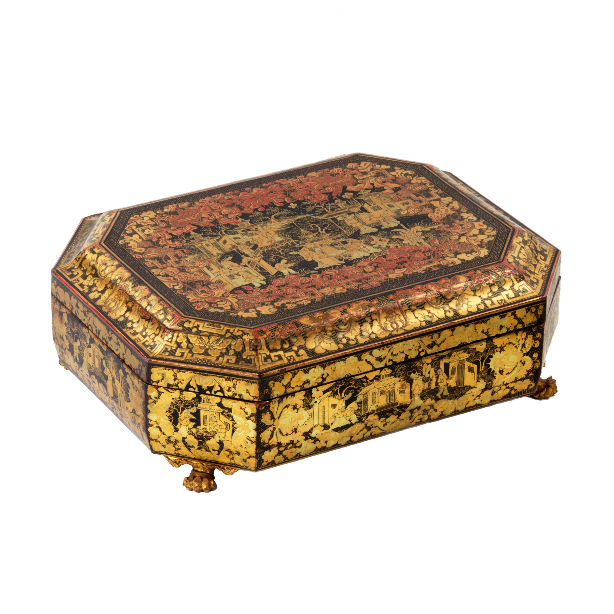 Chinese-lacquer-box-for-board-games-19th-century-