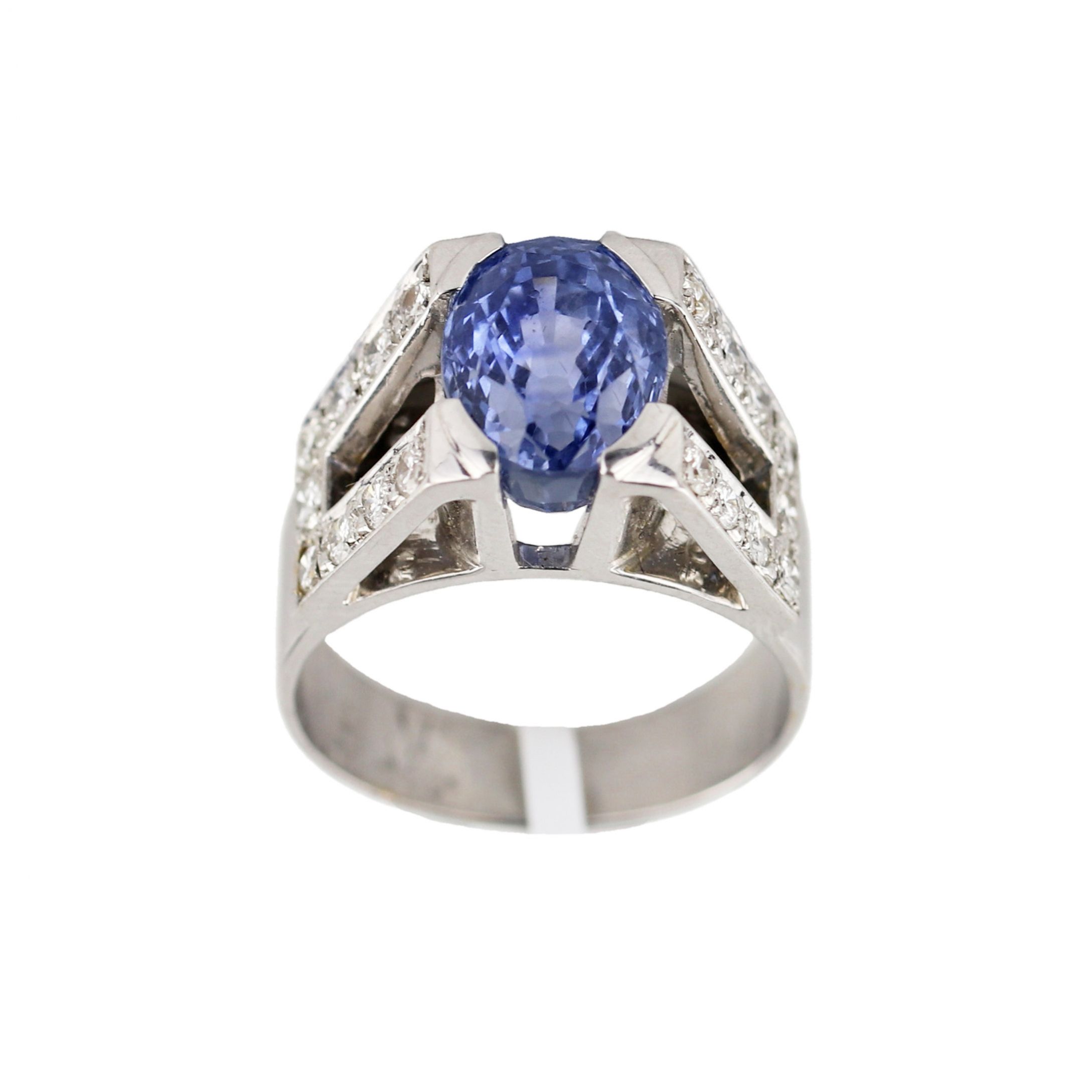 Gold-ring-with-sapphire-and-diamonds-