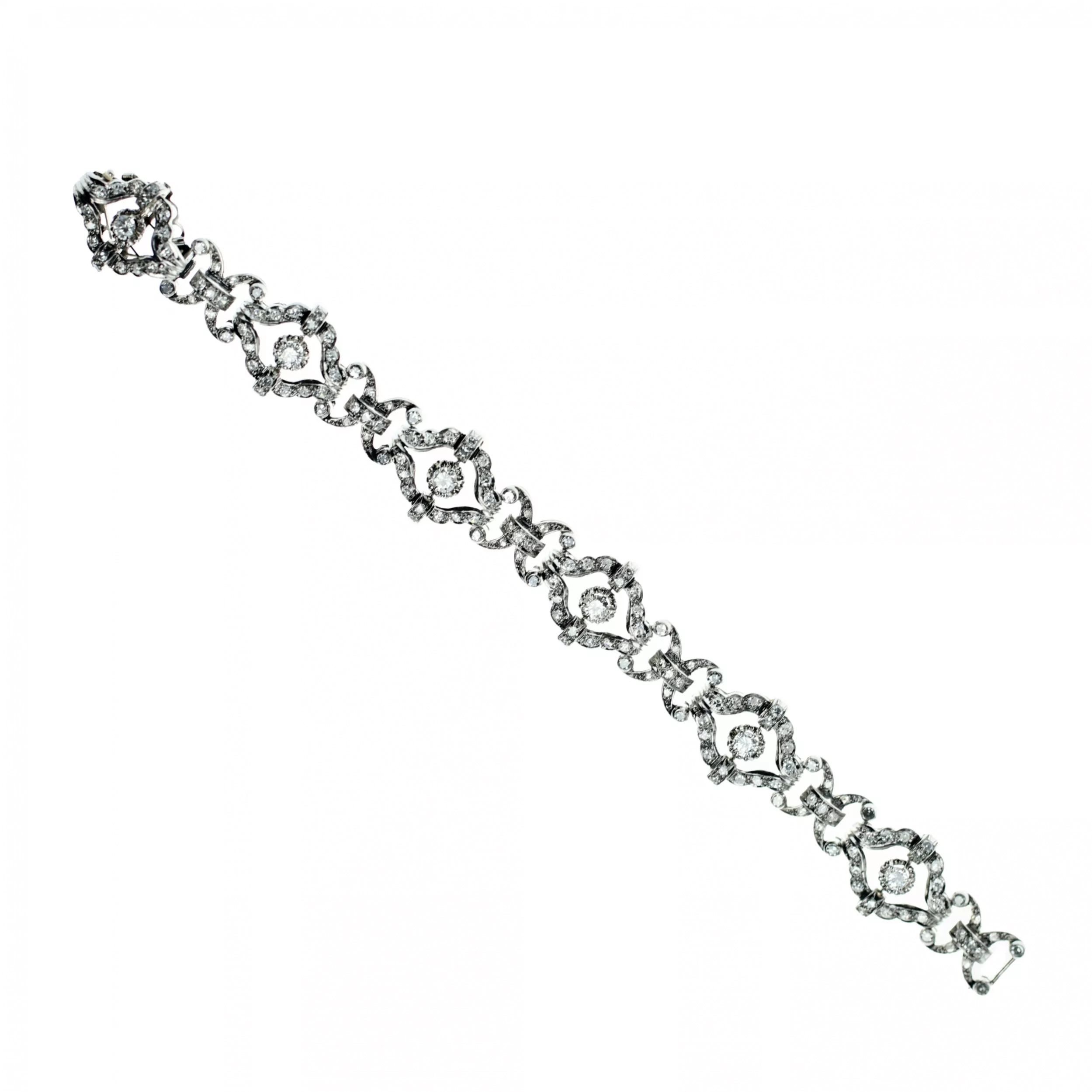 Bracelet-in-platinum-with-diamonds-