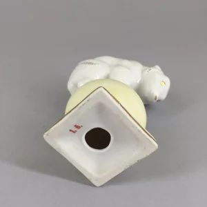 Porcelāna figūriņa Baltais lācis uz bumbiņas RFF