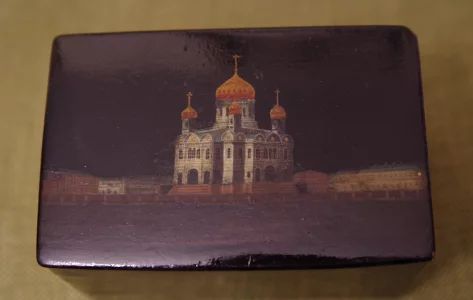 Kastīte ar Kristus Pestītāja katedrāles attēlu. Rūpnīca V.O. Višņakovs. Krievija, XIX gs. 