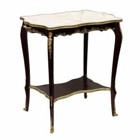 Servēšanas galds sarkankoks, zeltīta bronza ar 19. un 20. gadsimta mijas marmora virsmu. 