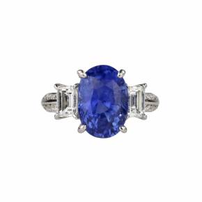 Unique, women`s ring in platinum with natural sapphire 7.31k and diamonds. 