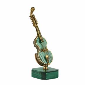 Malachite, miniature en argent doré d`un instrument de musique ancien Viol d`amour, œuvre de joailliers italiens du XXe siècle. 