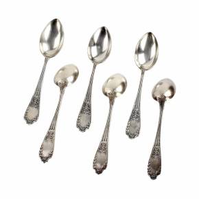Set of silver teaspoons 