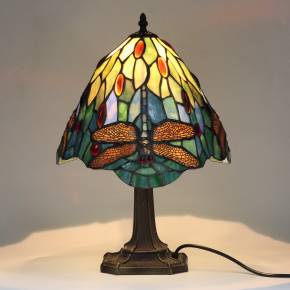 Элегантная настольная лампа витражного стекла в стиле Тиффани. 20 век.