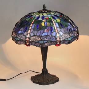 Лампа витражного слтекла в стиле Тиффани. 20 век.