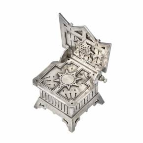 Массивная, серебряная солонка-трон, с клеймами Братьев Грачевых и Костромской пробирной палаты. 