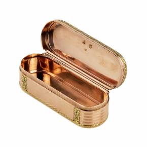 Snuffbox in two-tone gold. France. The turn of the 19th-20th centuries. 