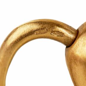Золотое ожерелье Pomellato, Victoria Collection. Подвеска выполненная в форме рога из гагата, 18k розового золота.