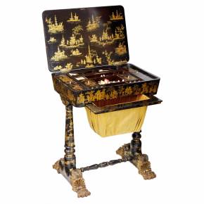 Handicraft table made of black and gold Beijing lacquer. 19th century. 