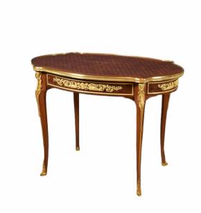 Luija XVI stila ovāls kafijas galdiņš, pēc Ādama Veisveilera. Francija 19.gs.