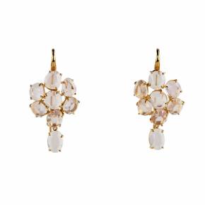 Gold earrings in the shape of a flower with quartz. 