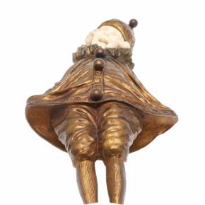 DEMETRE ČĪPARUS. Bronzas figūriņa ar kauliņu meitenei Pjero karnevāla kostīmā. Dekoratīvā māksla. 