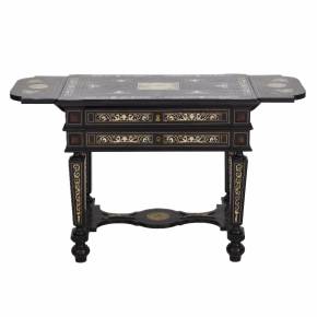 Ferdinando Pogliani. Desk from the 19th century in the Neo-Renaissance style.