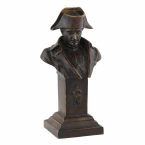 Bronze bust of Napoleon Bonaparte wearing a cocked hat. 
