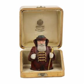 FIGURINE EN PIERRES DURES “BOÏAR”. FABERGÉ SAINT-PÉTERSBOURG, ATELIER DE PIOTR KREMLEV, 1915–1917