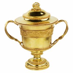 COUPE COUVERTE DE STYLE NÉOCLASSIQUE. ROBERT GARRARD II & EDWARD BURROWS. ANGLETERRE, PREMIER TIERS DU XIXe SIÈCLE