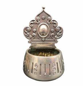LOUCHE EN ARGENT À DOS AJOURÉ EN FORME DE KOKOSHNIK RUSSIE, FIN DU XIXᵉ SIÈCLE
