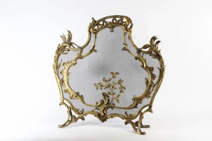 GILT BRONZE FIREPLACE SCREEN IN THE LOUIS XV STYLE FRANCE, 19TH CENTURY