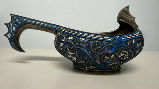 A LARGE SILVER-GILT AND CLOISONNÉ ENAMEL KOVSH VASILY AGAFONOV. MOSCOW, RUSSIA, 1908-1917
