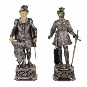 PAIRE DE FIGURES DE CHEVALIERS DE CABINET EN ARGENT BERTHOLD HERMANN MÜLLER HANAU, ALLEMAGNE, FIN DU XIXE - DÉBUT DU XXE SIÈCLE