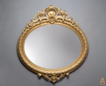 Ovāls spogulis