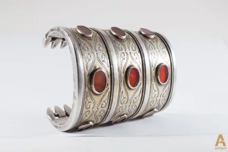 Silver bracelet with Carnelian