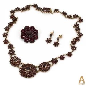 Silver set with garnets