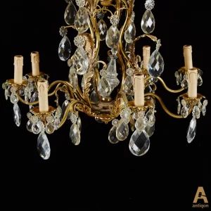 Chandelier for eight candles.