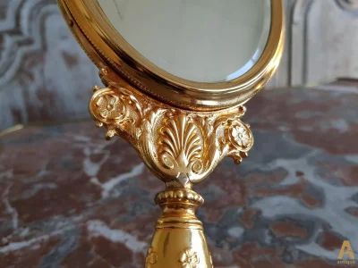 Rokas spogulis Ampīra stilā