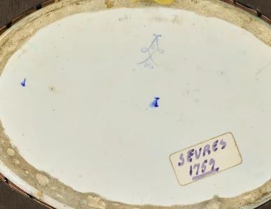 Panneau ovale en porcelaine française du XIXe siècle dans le style de Sèvres 