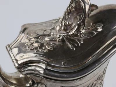 Cruche en cristal avec garniture en argent.France. 19-20ème siècles.