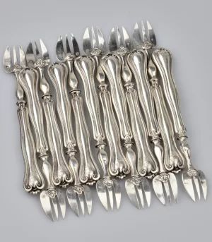 Комплект серебряных вилочек для устриц 