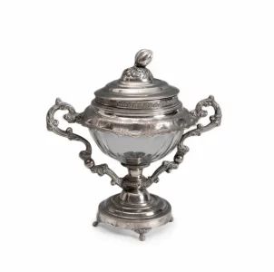 Vase en argent pour la confiture 