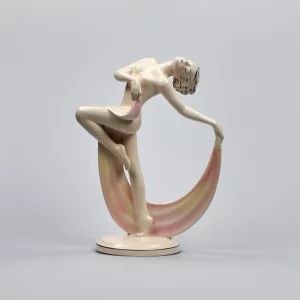 Figurine dune danseuse dans le style Art Déco.