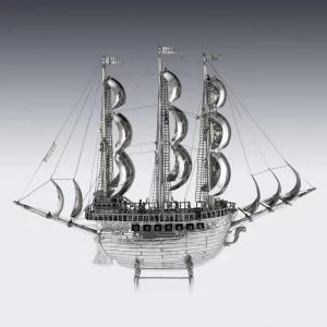 Maquette en argent dun navire du XVe-XVIe siècle 