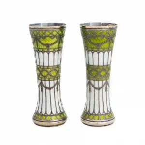 A pair of vases-buds of gilded silver and guilloché enamel, early 20th century. 