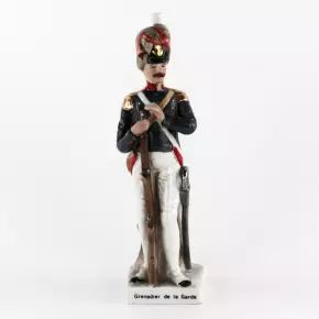 Imperatora gvardes grenadiera porcelāna figūriņa "Grenadier De La Garde"