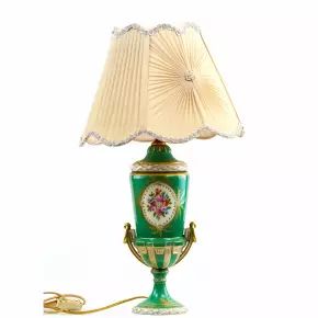 Lampe de table en porcelaine. 