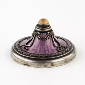 K. Fabergé. Cloche de table en argent avec émail guilloché. 