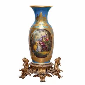 Floor vase. 1800. 